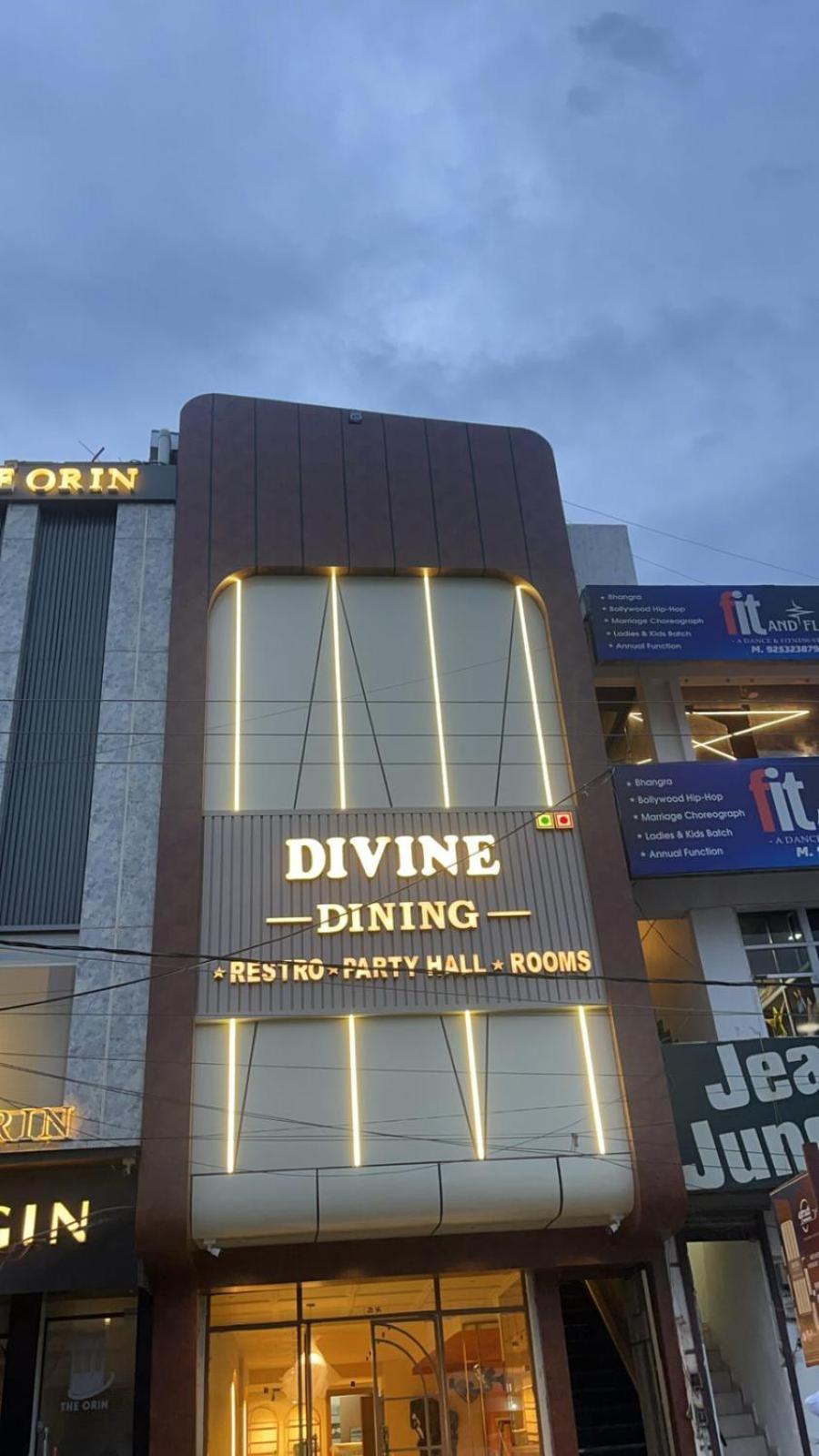 Divine Hotel Karnāl Exterior foto